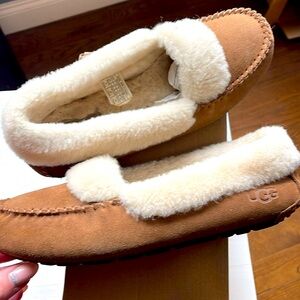 Ugg W Dakota spill seam, sz 10, chestnut